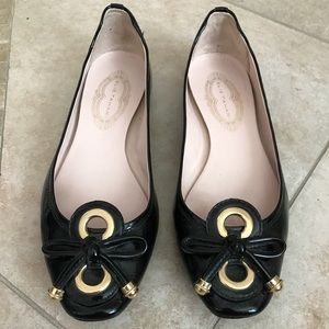 New ** Tahari black patent flex flats